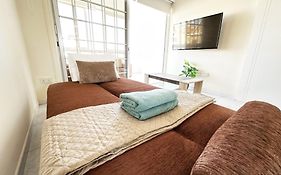 Serenity Sunrise Holiday Apt - Larnaca